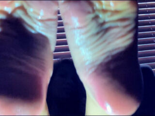 Pregnant Latina Footjob