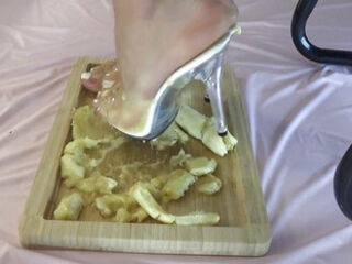 I Crush Bananas with My Beautiful Legs in High Heels