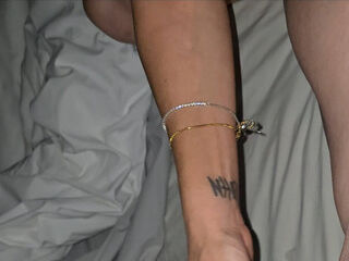 A handjob with an explosive hands free cumshot