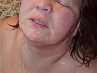 Milf wanta pissed on