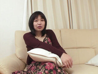 Toshiko Shiraki a MILF with pussy hair gets her pussy opened