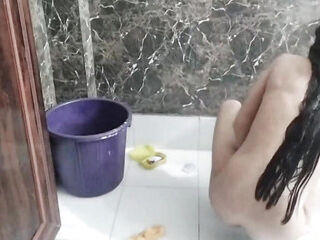 Sister in law ko bathroom me pakad ke chod diya
