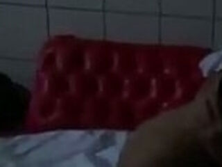 Morena novinha 18 anos dando na frente do marido corno amador cuckold parte 14