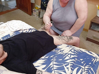 blowjob and dick jerking from stepmom