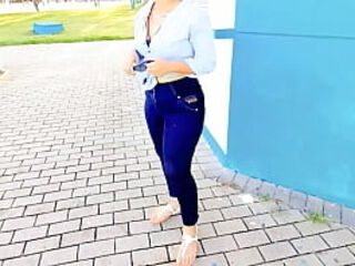 Video Casero Amateur - Chica  de GRAN CULO ES Grabada en el PARQUE