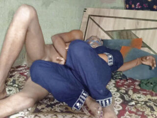 Desi girl friend gar bula kar diya lund