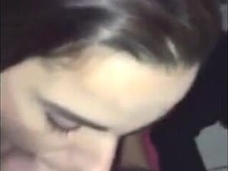 Dos Argentinas Amateur Chupan y Reciben Facial