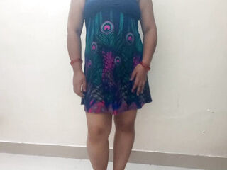 Dolly bhabhi  in western look doing a cam show for her client.