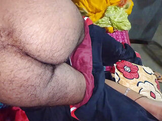 Sexy bhabhi ki gaand chudai ki raat me bhabhi ke baid par