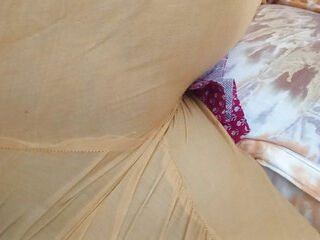 Desi Bhabhi Stepping secret video and enjoy her ass